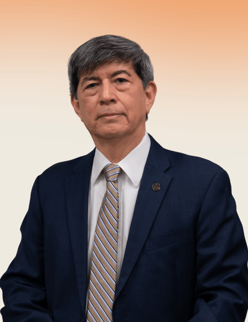 Dr. Fernando León García